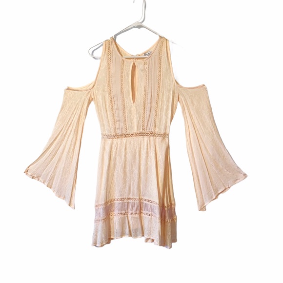 Womens medium cream boho dresses bell sleeves cutout keyhole cute trendy keyhole - Picture 4 of 10